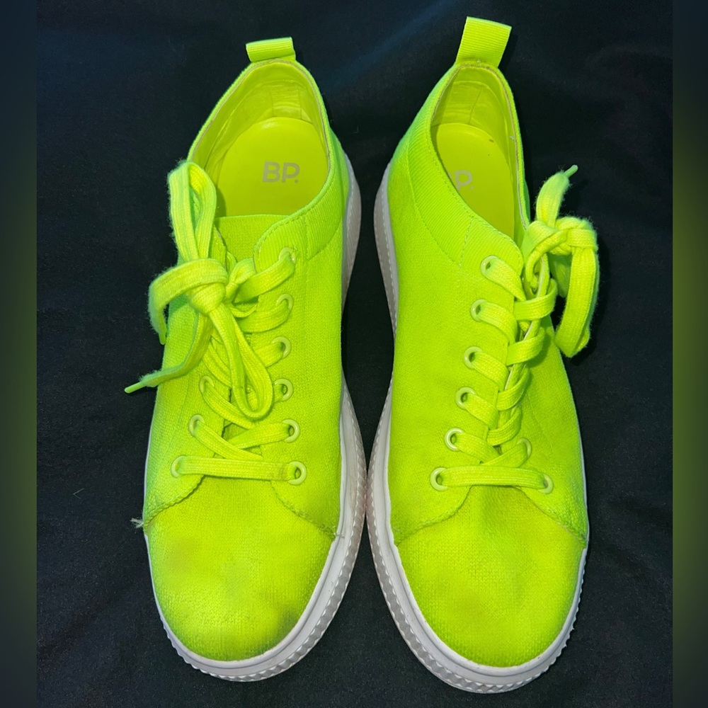 neon green (maybe yellow? 😬), women’s size 10